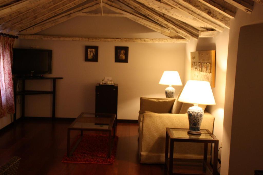 Hotel Spa La Casa Del Convento Chinchon Ruang foto